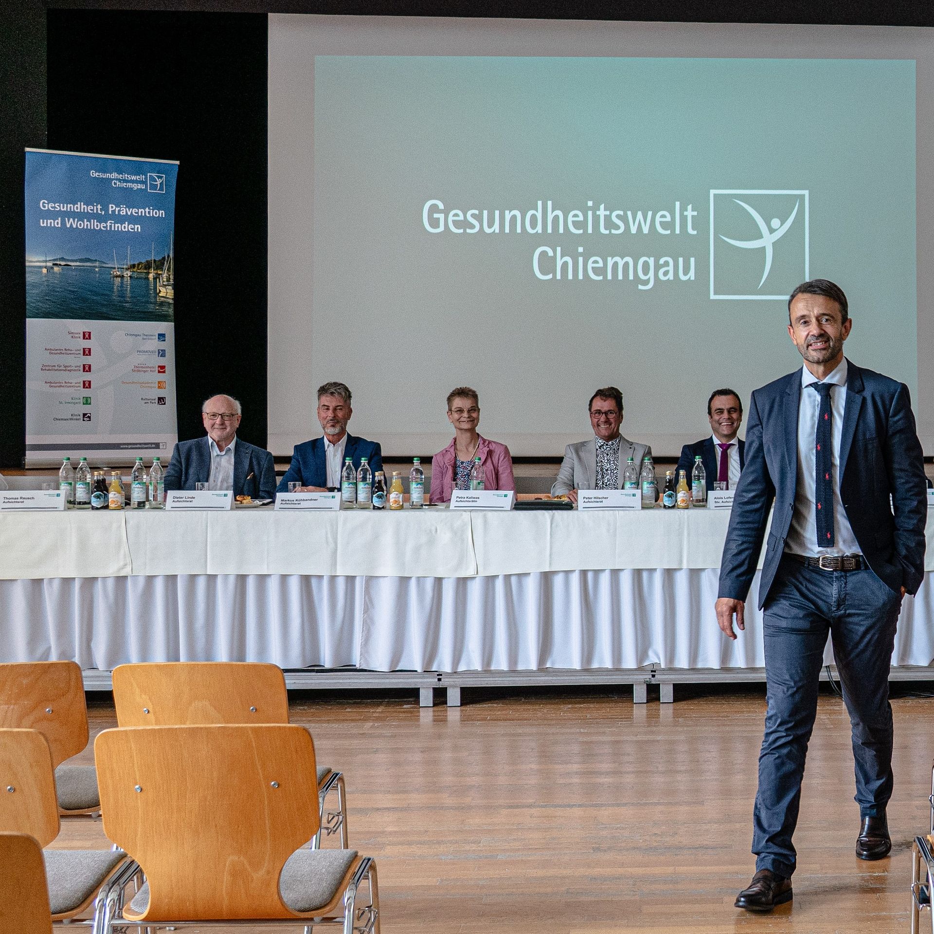 Der Aufsichtsrat sowie der Vorstand Dietolf Hämel bei der Hauptversammlung der Gesundheitswelt Chiemgau